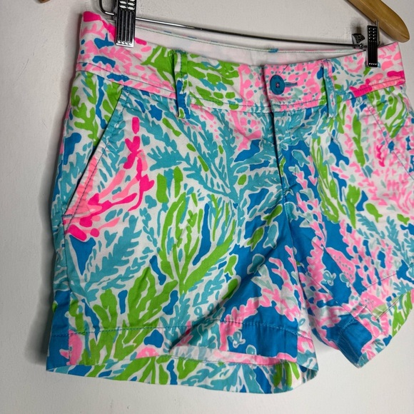 Lilly Pulitzer Callahan Shorts “Let’s Cha Cha” Print Size 2 - Picture 5 of 7